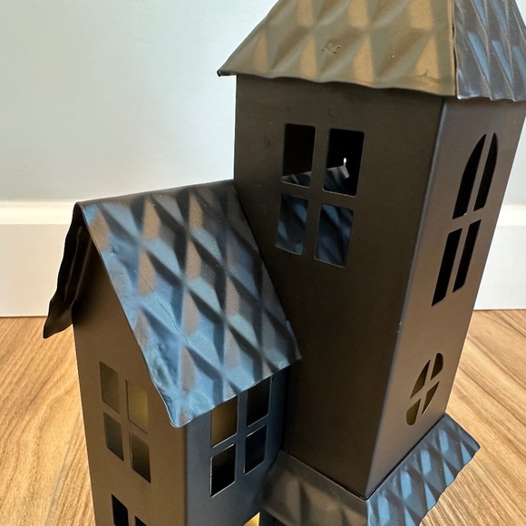 Lit Metal Haunted Mansion Halloween Metal House - Hyde & EEK! - Picture 11 of 13